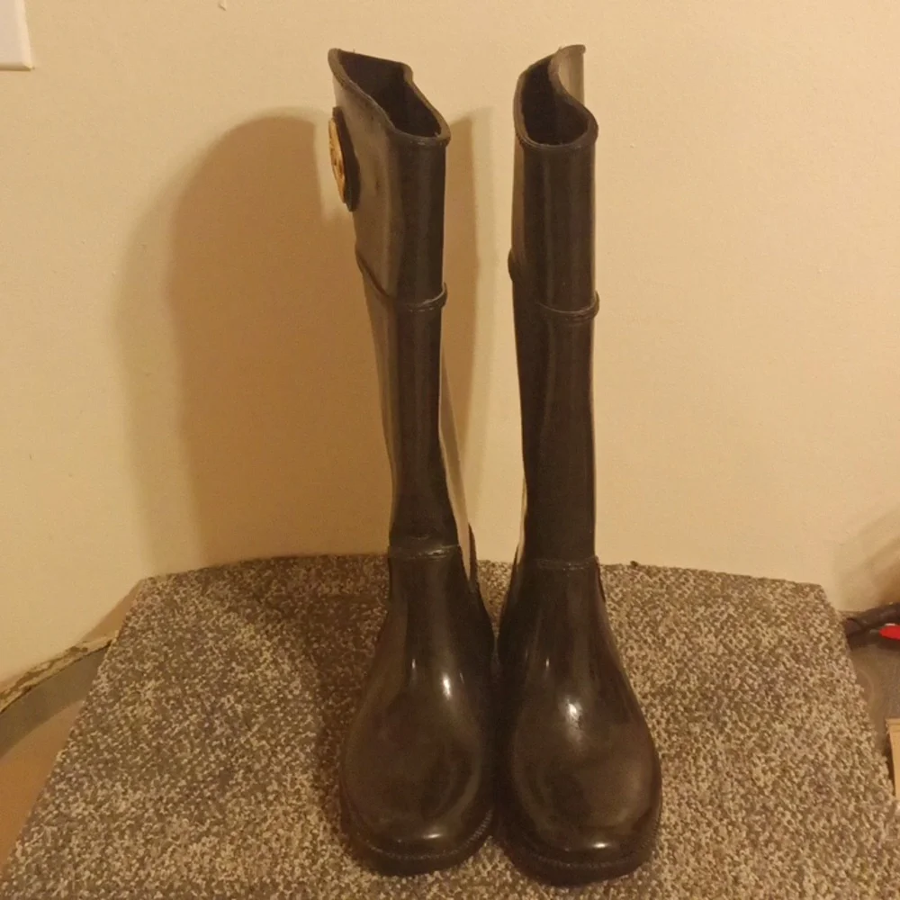 Michael Kors black rubber women's rain boots size 6